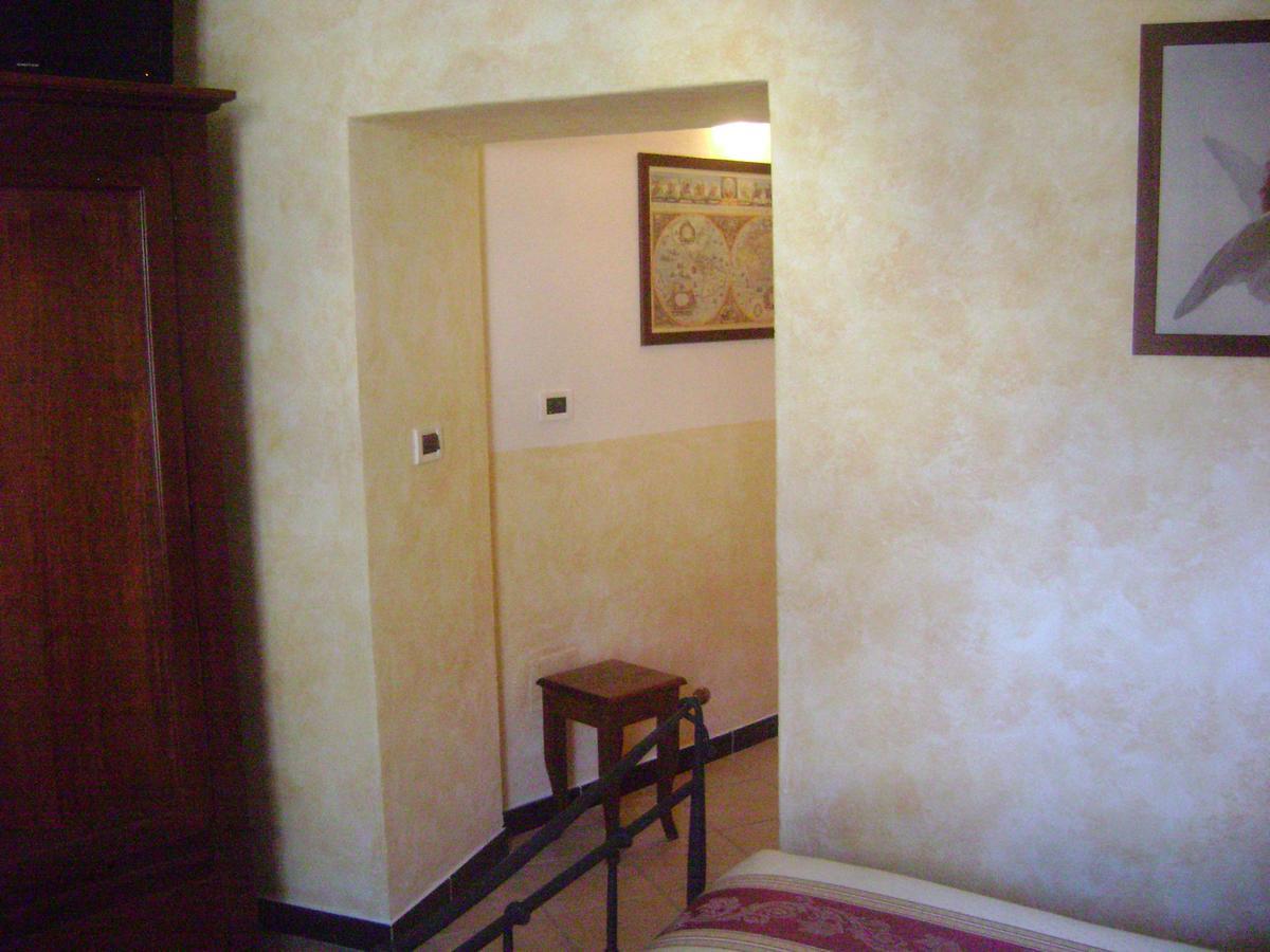 Bed and Breakfast La Finestrella Di Montalto Locanda Badalucco Exterior foto