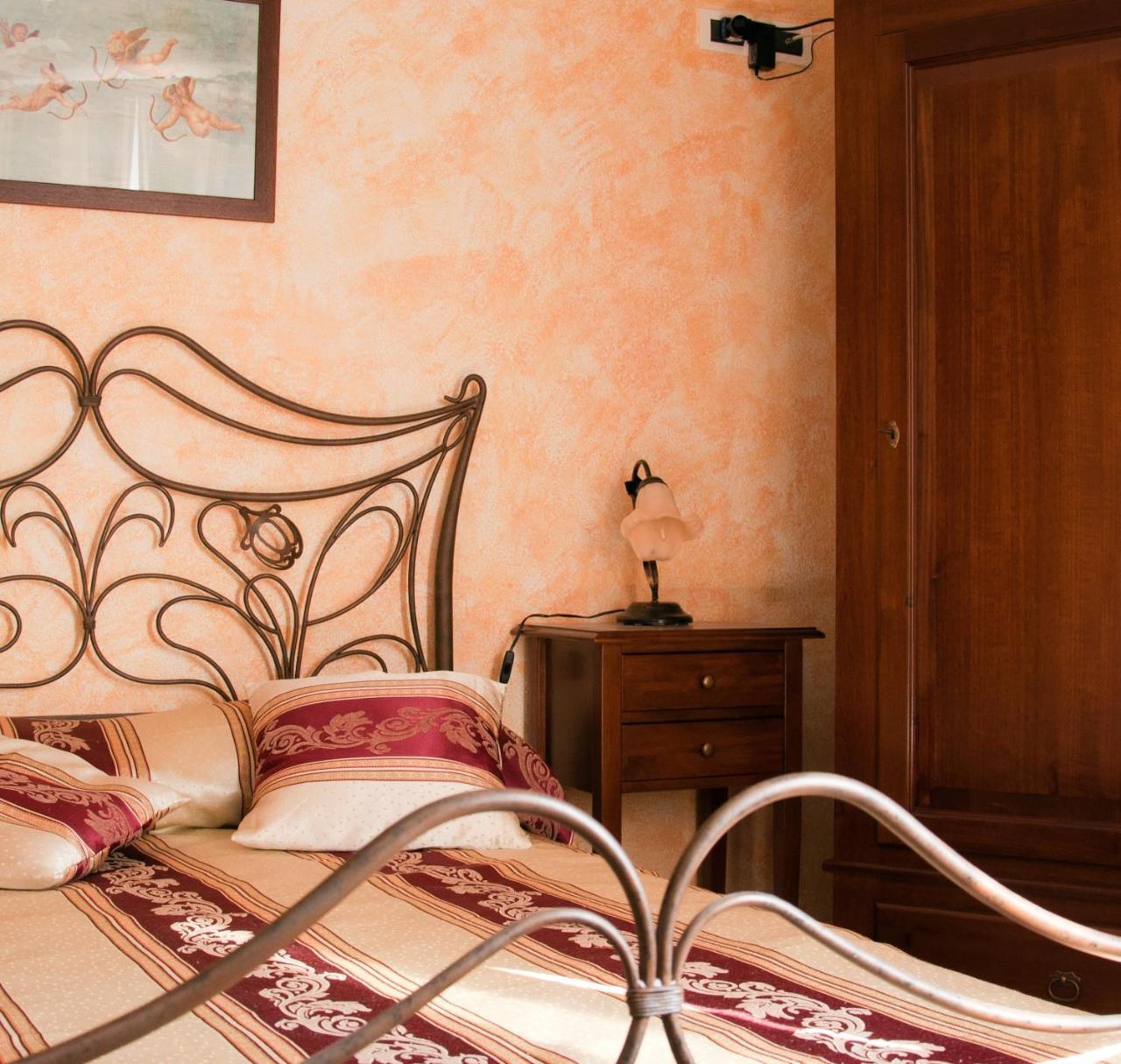 Bed and Breakfast La Finestrella Di Montalto Locanda Badalucco Exterior foto